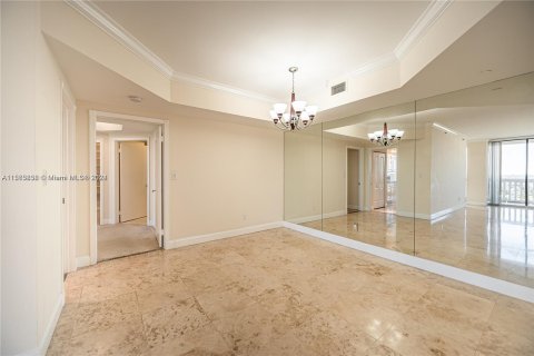 Condo in Aventura, Florida, 2 bedrooms  № 1101825 - photo 8