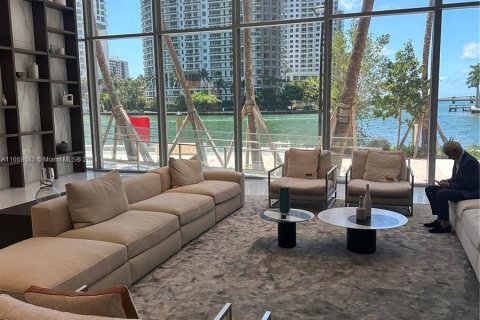 Condo in Miami, Florida, 1 bedroom  № 1384221 - photo 6