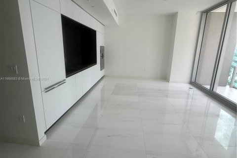 Condo in Miami, Florida, 1 bedroom  № 1384221 - photo 13