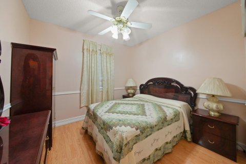 Villa ou maison à vendre à Coconut Creek, Floride: 4 chambres, 197.51 m2 № 966081 - photo 9