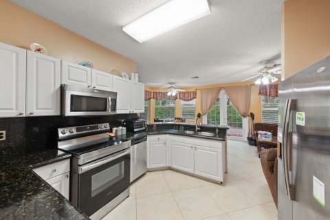 House in Coconut Creek, Florida 4 bedrooms, 197.51 sq.m. № 966081 - photo 24