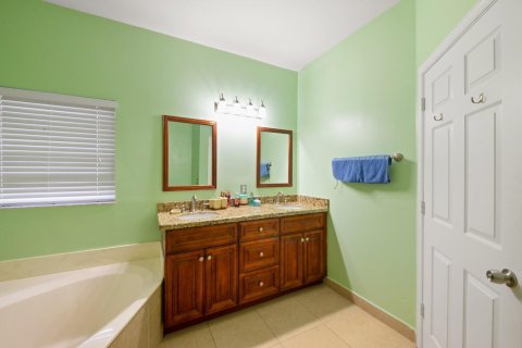 Casa en venta en Coconut Creek, Florida, 4 dormitorios, 197.51 m2 № 966081 - foto 12