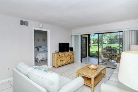 Condominio en alquiler en Sarasota, Florida, 2 dormitorios, 106.37 m2 № 214300 - foto 5