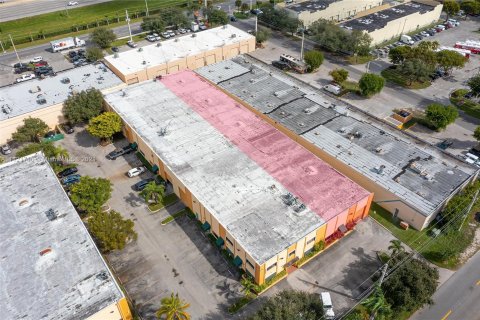 Immobilier commercial à vendre à Hialeah, Floride № 9393 - photo 11