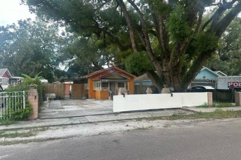 House in Tampa, Florida 1 bedroom, 50.72 sq.m. № 1371081 - photo 1