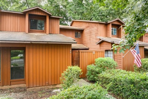 Townhouse in Gainesville, Florida 3 bedrooms, 127.28 sq.m. № 1368428 - photo 1