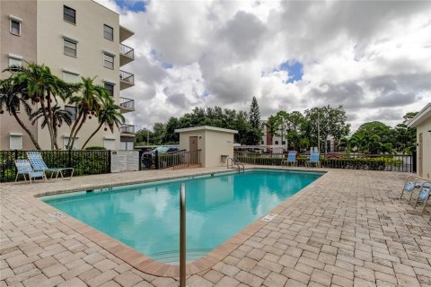 Condo in Saint Petersburg, Florida, 2 bedrooms  № 1368367 - photo 25