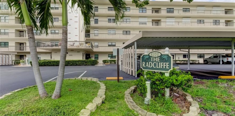 Condo in Saint Petersburg, Florida, 2 bedrooms  № 1368367