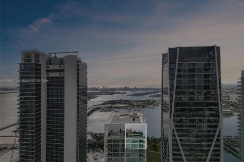 Condominio en venta en Miami, Florida, 2 dormitorios, 238.39 m2 № 1226274 - foto 23