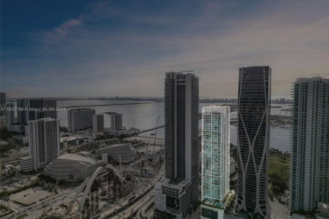 Condominio en venta en Miami, Florida, 2 dormitorios, 238.39 m2 № 1226274 - foto 24