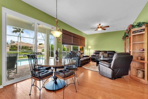 Villa ou maison à vendre à Fort Myers, Floride: 5 chambres, 274.62 m2 № 915631 - photo 13
