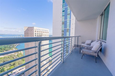 Condominio en alquiler en Miami, Florida, 1 dormitorio, 78.6 m2 № 1366961 - foto 2