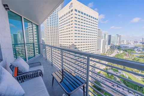 Condominio en alquiler en Miami, Florida, 1 dormitorio, 78.6 m2 № 1366961 - foto 3