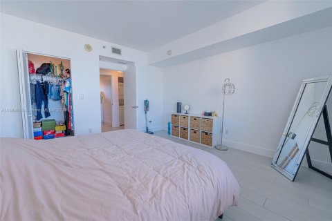 Condo in Miami, Florida, 1 bedroom  № 1366961 - photo 6