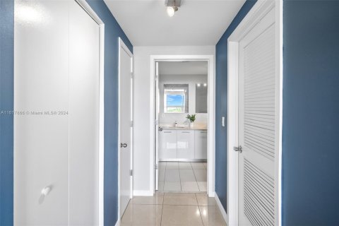 Copropriété à vendre à Miami, Floride: 2 chambres, 106.47 m2 № 1404533 - photo 13