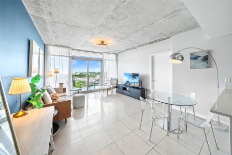 Condo in Miami, Florida, 2 bedrooms  № 1404533 - photo 9