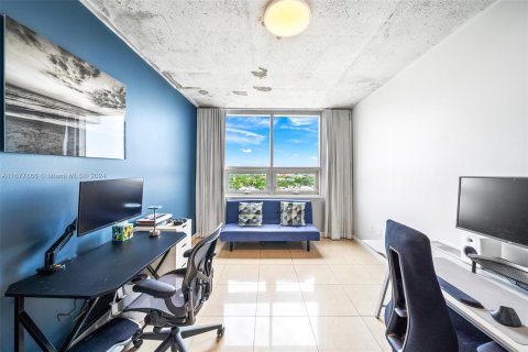 Condo in Miami, Florida, 2 bedrooms  № 1404533 - photo 19