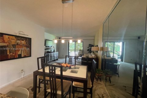 Copropriété à vendre à Sunrise, Floride: 2 chambres, 79.9 m2 № 1404618 - photo 15