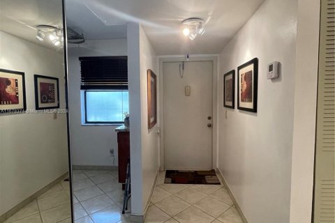 Condominio en venta en Sunrise, Florida, 2 dormitorios, 79.9 m2 № 1404618 - foto 7