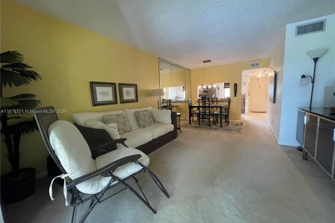 Copropriété à vendre à Sunrise, Floride: 2 chambres, 79.9 m2 № 1404618 - photo 10