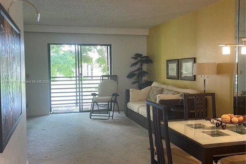 Copropriété à vendre à Sunrise, Floride: 2 chambres, 79.9 m2 № 1404618 - photo 13