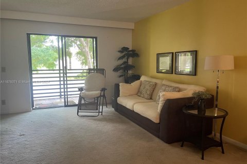 Condo in Sunrise, Florida, 2 bedrooms  № 1404618 - photo 9