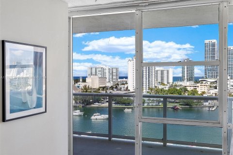 Copropriété à vendre à Miami Beach, Floride: 3 chambres, 144 m2 № 1101859 - photo 21