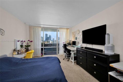 Condo in Miami Beach, Florida, 3 bedrooms  № 1101859 - photo 18