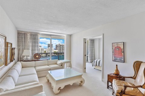 Condominio en venta en Miami Beach, Florida, 3 dormitorios, 144 m2 № 1101859 - foto 11