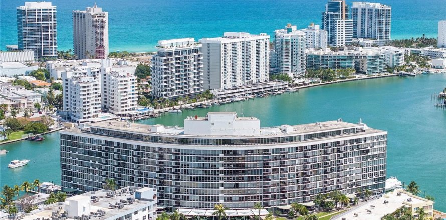 Condominio en Miami Beach, Florida, 3 dormitorios  № 1101859