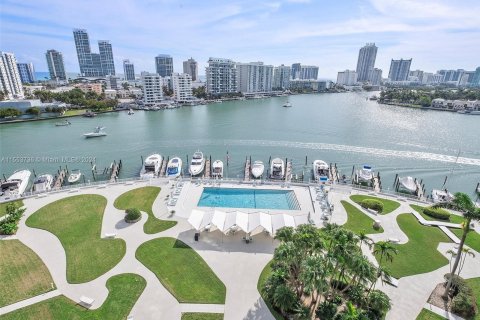 Condo in Miami Beach, Florida, 3 bedrooms  № 1101859 - photo 27