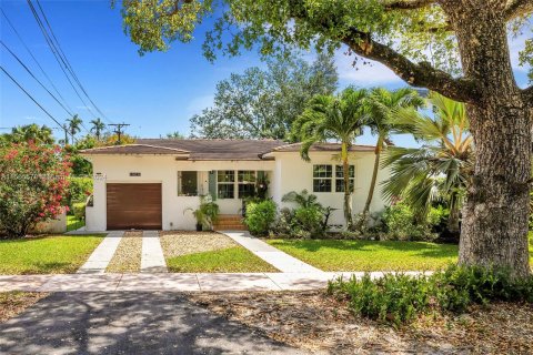 Casa en venta en Coral Gables, Florida, 2 dormitorios, 133.22 m2 № 1101901 - foto 1