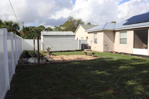 House in Palm Bay, Florida 3 bedrooms, 176.24 sq.m. № 944974 - photo 12