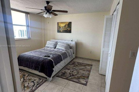 Copropriété à vendre à Hallandale Beach, Floride: 2 chambres, 102.19 m2 № 1292449 - photo 15