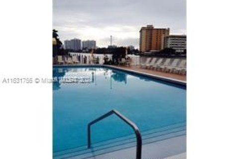 Copropriété à vendre à Hallandale Beach, Floride: 2 chambres, 102.19 m2 № 1292449 - photo 5