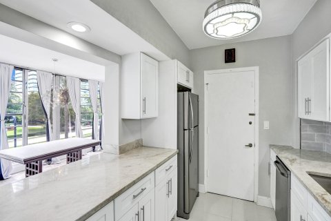 Copropriété à vendre à Bal Harbour, Floride: 2 chambres, 138.24 m2 № 1151518 - photo 17