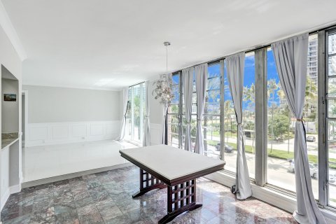 Condominio en venta en Bal Harbour, Florida, 2 dormitorios, 138.24 m2 № 1151518 - foto 27