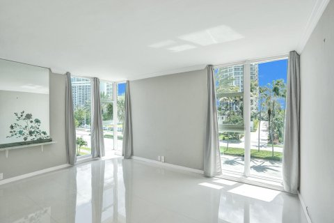 Condominio en venta en Bal Harbour, Florida, 2 dormitorios, 138.24 m2 № 1151518 - foto 14