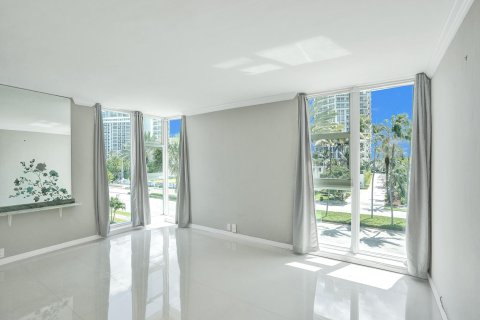 Condo in Bal Harbour, Florida, 2 bedrooms  № 1151518 - photo 14