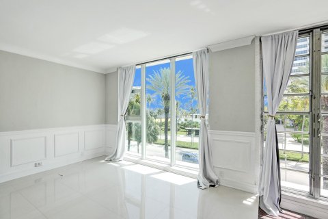 Condominio en venta en Bal Harbour, Florida, 2 dormitorios, 138.24 m2 № 1151518 - foto 20