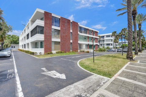 Condo in Bal Harbour, Florida, 2 bedrooms  № 1151518 - photo 2