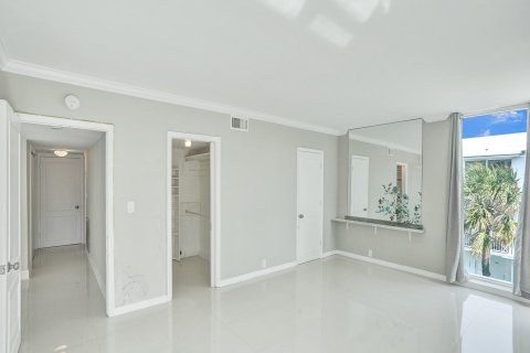 Copropriété à vendre à Bal Harbour, Floride: 2 chambres, 138.24 m2 № 1151518 - photo 15