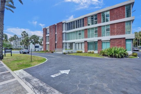 Condominio en venta en Bal Harbour, Florida, 2 dormitorios, 138.24 m2 № 1151518 - foto 1