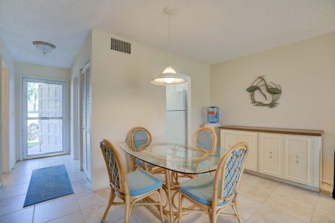 Condo in Stuart, Florida, 1 bedroom  № 1134919 - photo 12