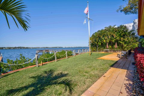 Condo in Stuart, Florida, 1 bedroom  № 1134919 - photo 27