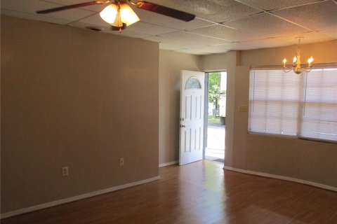 Immobilier commercial à vendre à Zephyrhills, Floride: 175.31 m2 № 1194417 - photo 13