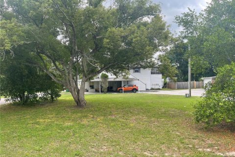 Propiedad comercial en venta en Zephyrhills, Florida, 175.31 m2 № 1194417 - foto 2