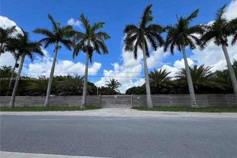 Propiedad comercial en venta en Miami, Florida № 1237356 - foto 1