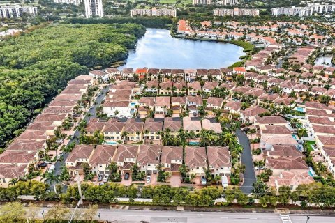 Villa ou maison à vendre à Aventura, Floride: 5 chambres, 257.34 m2 № 1101686 - photo 4
