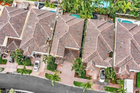 Villa ou maison à vendre à Aventura, Floride: 5 chambres, 257.34 m2 № 1101686 - photo 2